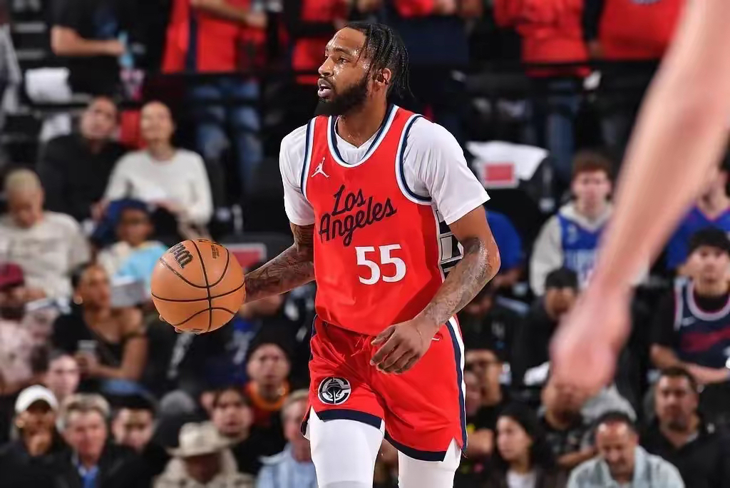 爱游戏app下载-包含高效数据：投篮命中率达47%，助攻20+，全面发力！的词条