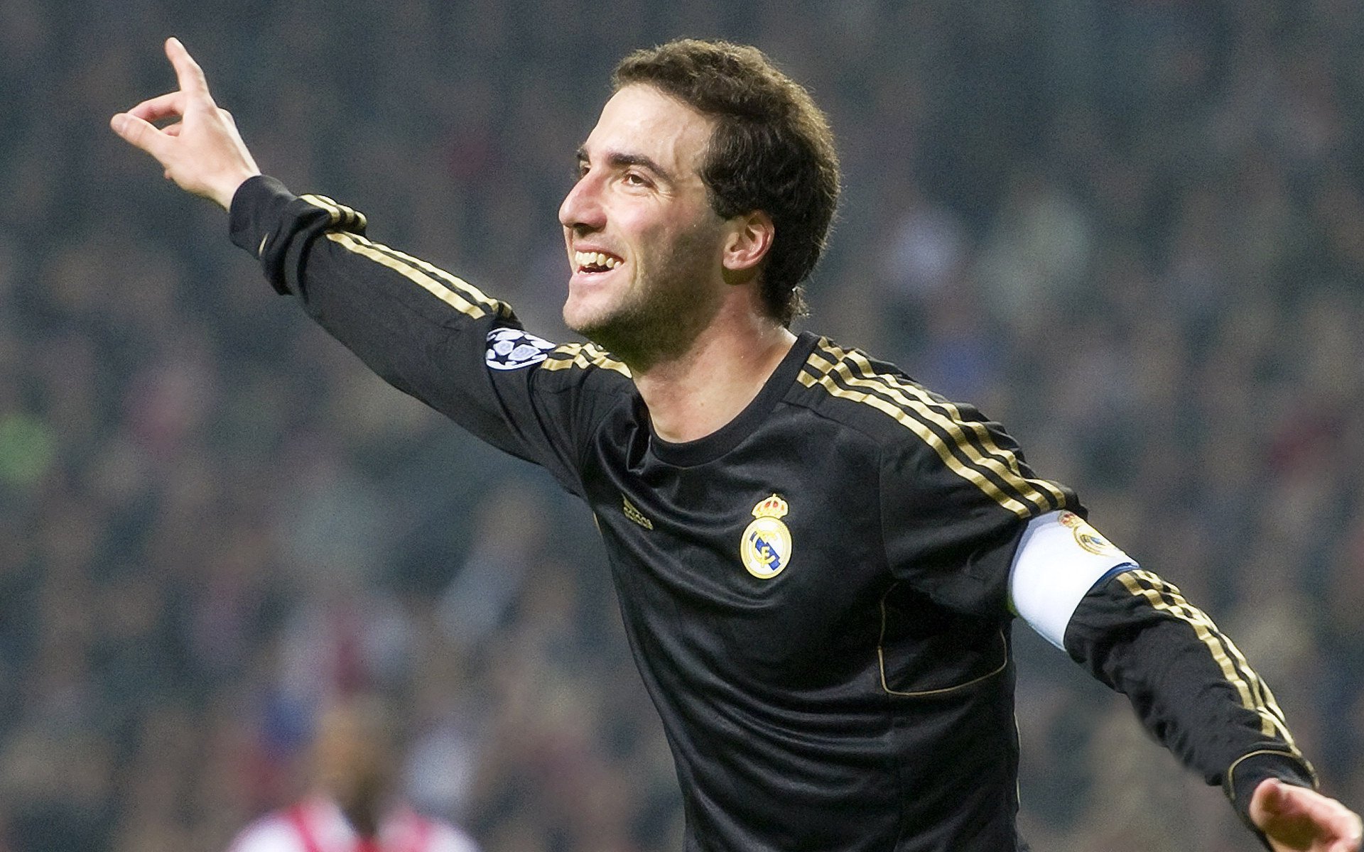 爱游戏中国官方登录入口网站-职业联赛推广球员文化活动增强职业形象塑造，职业球员的素养